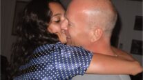 Sofrendo com demência, Bruce Willis é homenageado pela esposa: ‘Amor incondicional’