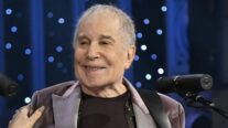 Paul Simon, aos 83, cancela shows por problema de saúde e fará procedimento cirúrgico