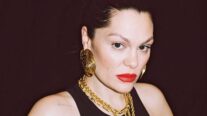 Jessie J compartilha diagnóstico de câncer de mama e revela pausa na carreira