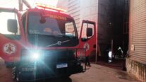 Corpo de Bombeiros extingue incêndio em silo de cereais