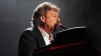 Rick Davies, vocalista e fundador do grupo Supertramp, morre aos 81 anos