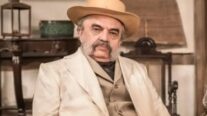 Preso por pedofilia, José Dumont é retirado da reprise de novela da Globo; entenda