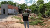 Casa construída em área de preservação é demolida em Cuiabá