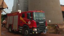 Corpo de Bombeiros atua por oito horas para conter incêndio em secador de grãos