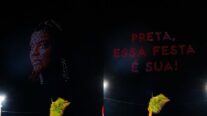 Preta Gil é homenageada com show de drones pelo céu no Carnaval