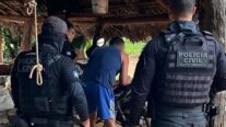 Polícia Civil deflagra operação para desmantelar centro de treinamento de facção criminosa em aldeia de MT