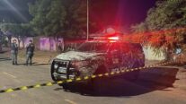 Jovem morre após apontar arma para policiais durante abordagem em casa de MT