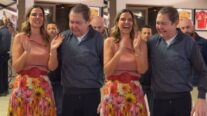 Em rara aparição, Faustão celebra o aniversário da esposa, Luciana Cardoso