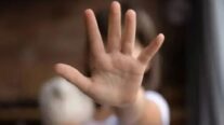 Homem é preso suspeito de oferecer bebida alcoólica e abusar de adolescente em MT